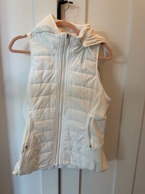 Lululemon Women's Quilted Hooded Vest - White